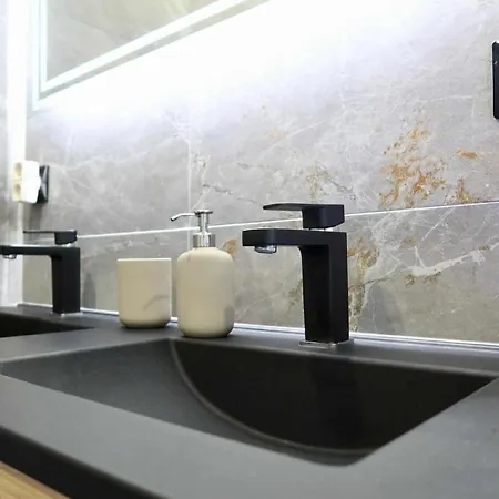 Cosy Avec Balneo - A Pied Apartment *