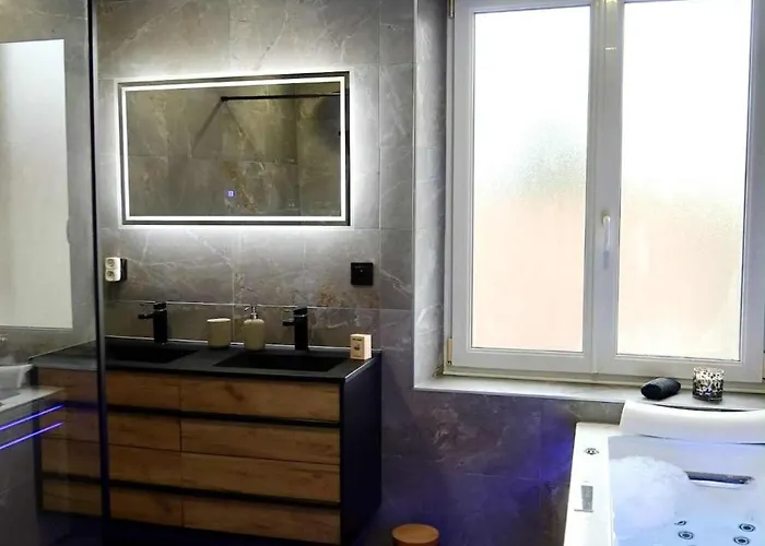 Cosy Avec Balneo - A Pied